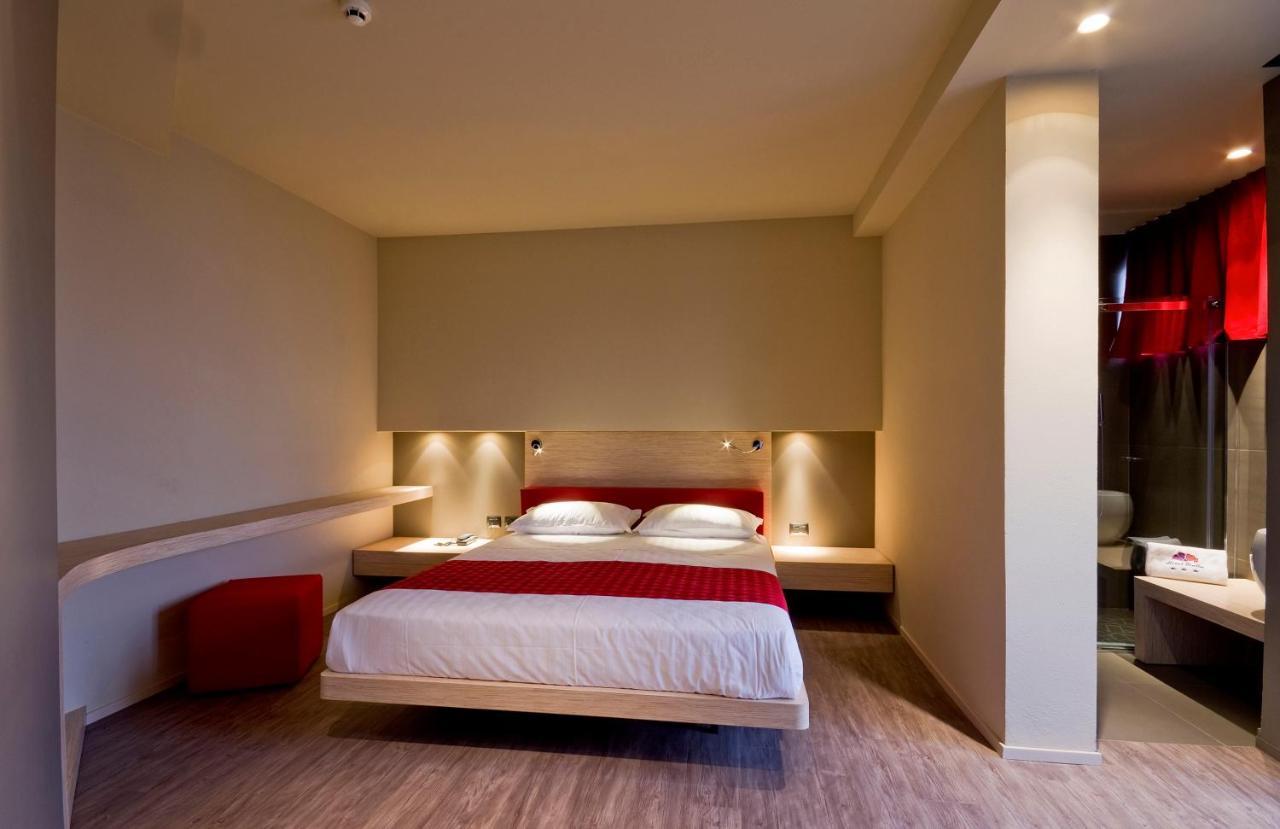Hotel Italia Белариа-Игеа Марина Екстериор снимка